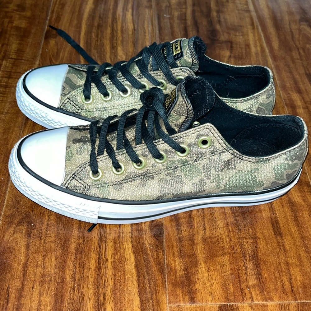 Converse gold camo